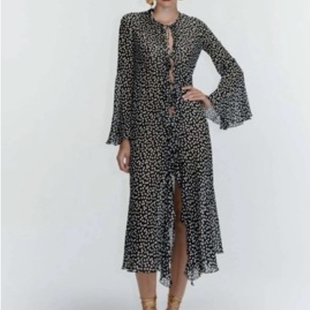 Zara Black and White Long Sleeve Dress